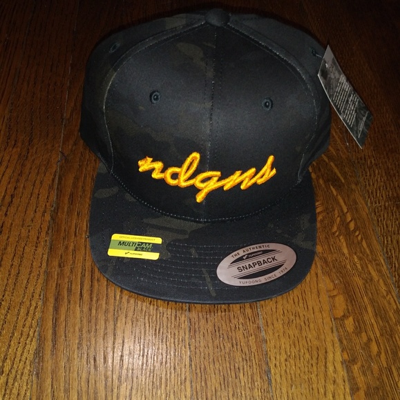 Multi-Black Camo Snapbacks - Picture 2 of 5